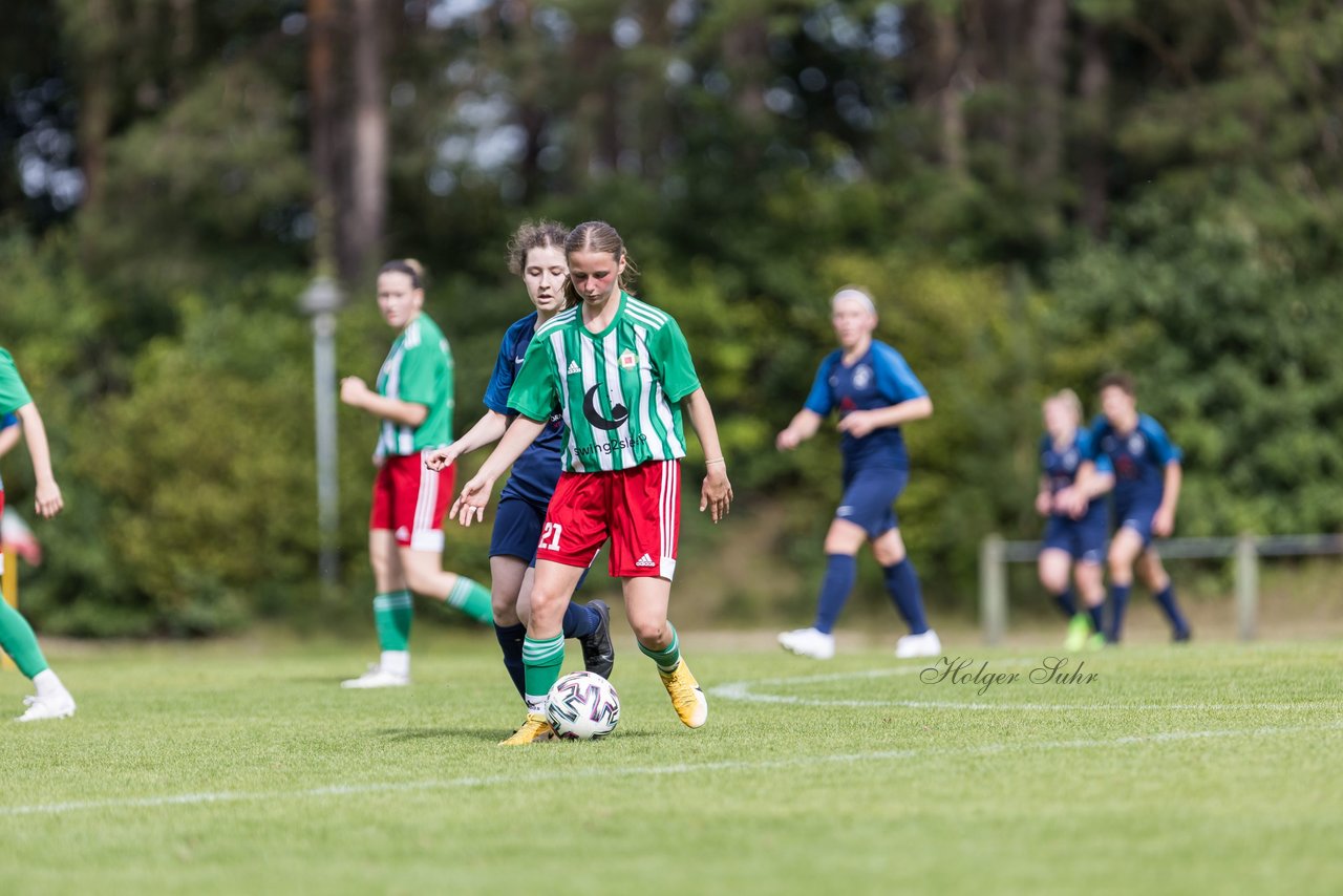 Bild 331 - F SV Boostedt - SV Fortuna St. Juergen : Ergebnis: 2:1